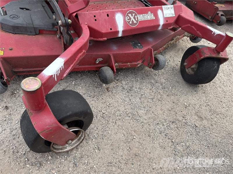 Exmark Lazer Z X-Series 4x2 Ride-On 72 in Lawn Mower 騎乘式割草機