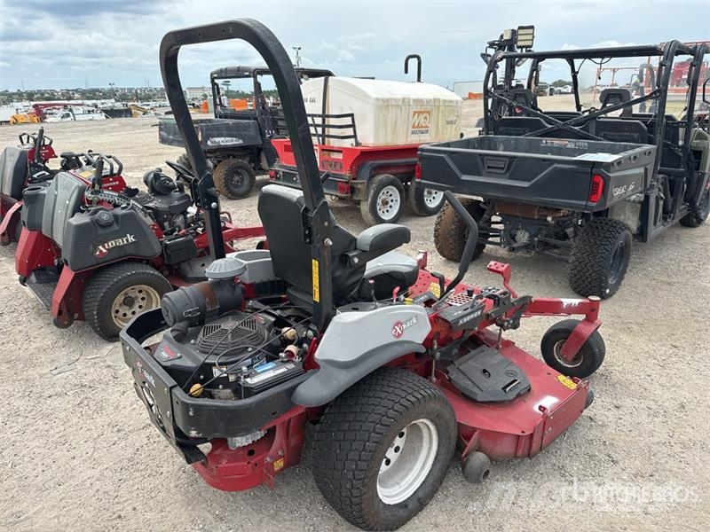 Exmark Lazer Z X-Series 4x2 Ride-On 72 in Lawn Mower 騎乘式割草機