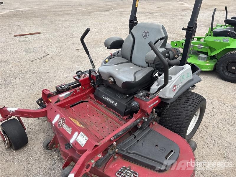 Exmark Lazer Z X-Series 4x2 Ride-On 72 in Lawn Mower 騎乘式割草機