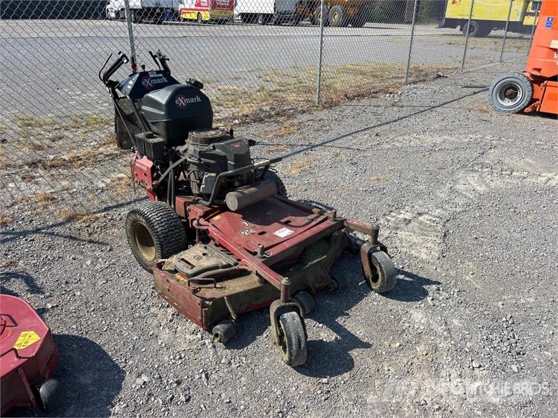 Exmark Turf Tracer S-Series Stand-On 48 in Lawn Mower Vrtni traktor kosilnice