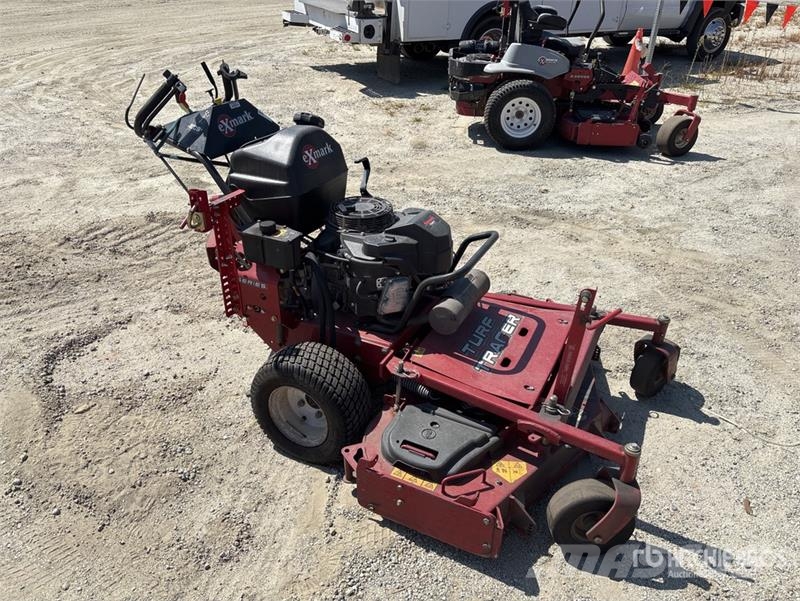 Exmark Turf Tracer S-Series Stand-On Lawn Mower Tractores corta-césped