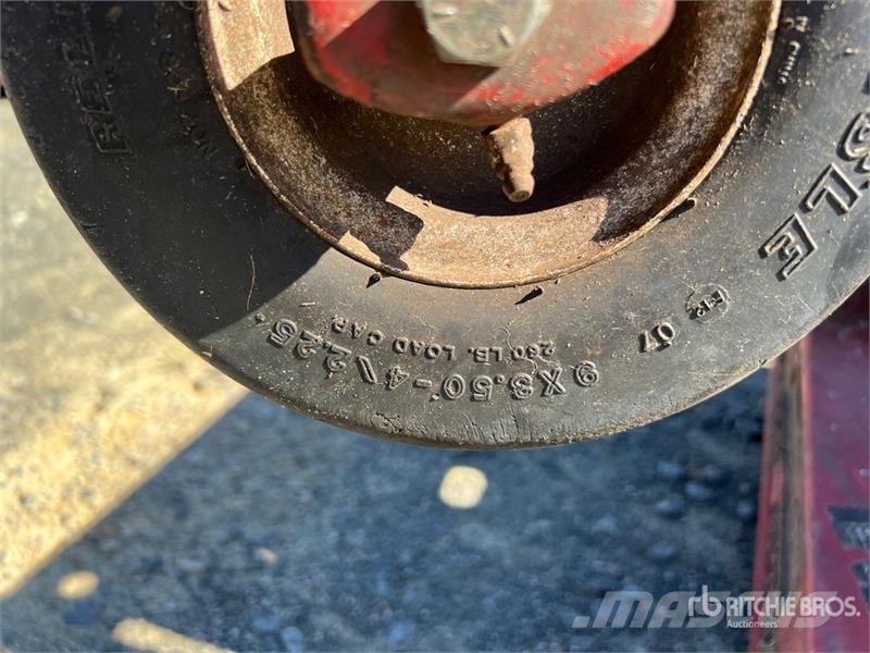Exmark Turf Tracer S-Series Stand-On 36 in Lawn Mower Samojízdné sekačky