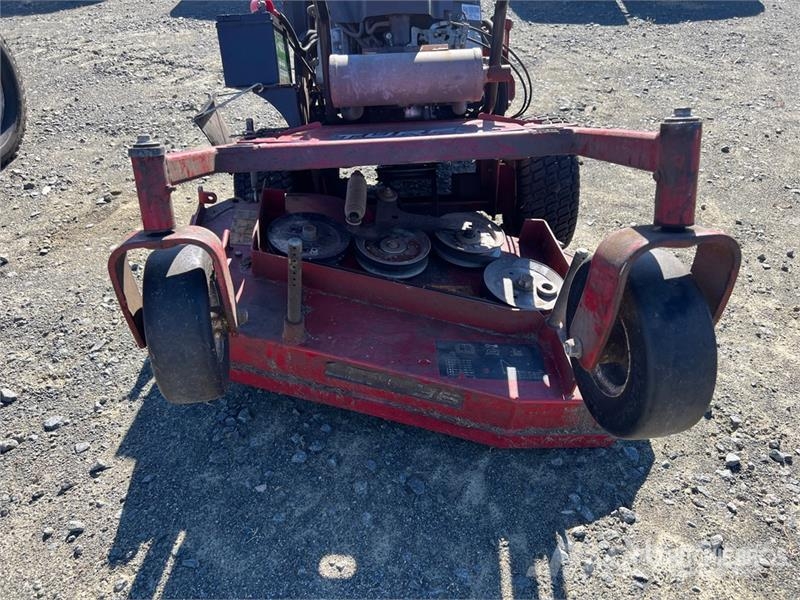 Exmark Turf Tracer S-Series Stand-On 36 in Lawn Mower Samojízdné sekačky