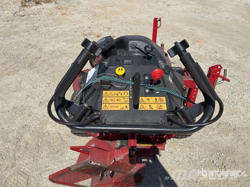 Exmark Turf Tracer S-Series Stand-On Lawn Mower Tractores corta-césped