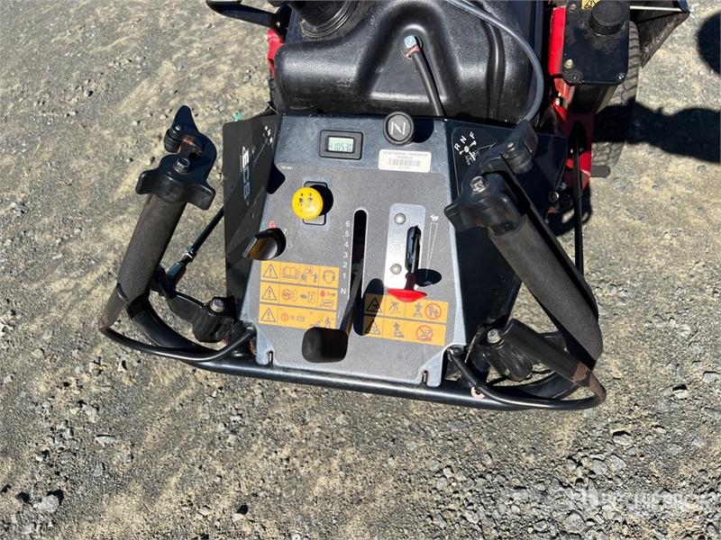 Exmark Turf Tracer S-Series Stand-On 36 in Lawn Mower Samojízdné sekačky