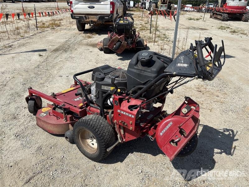 Exmark Turf Tracer S-Series Stand-On 36 in Lawn Mower Reitermäher