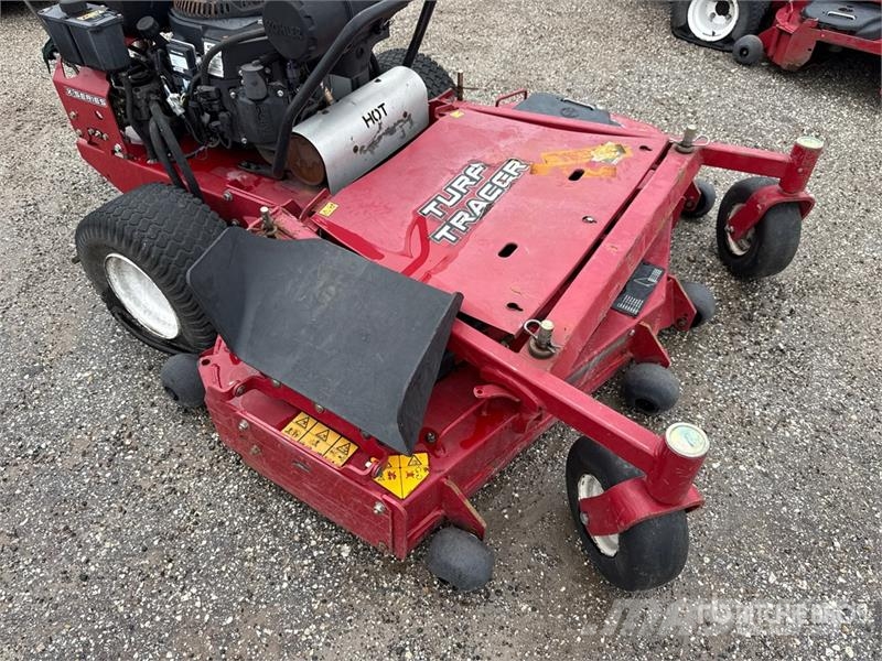 Exmark Turf Tracer X-Series 4x2 60 in Lawn Mower Vrtni traktor kosilnice