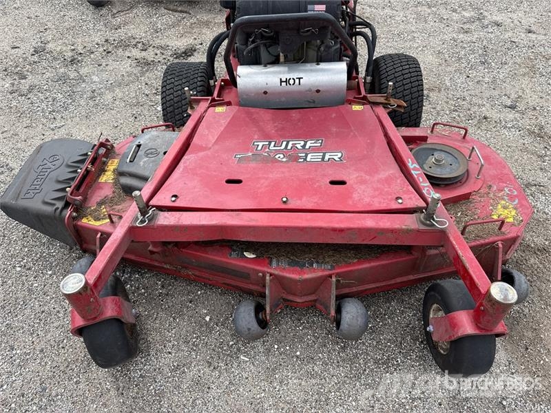 Exmark Turf Tracer X-Series 4x2 60 in Lawn Mower Vrtni traktor kosilnice