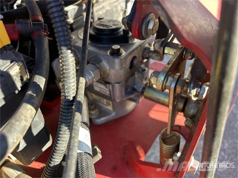 Exmark Turf Tracer X-Series 60 in Lawn Mower Самоходные газонокосилки