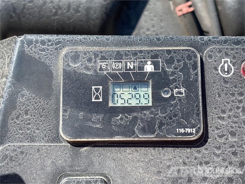 Exmark Turf Tracer X-Series Stand-On 60 in Lawn Mower Vrtni traktor kosilnice