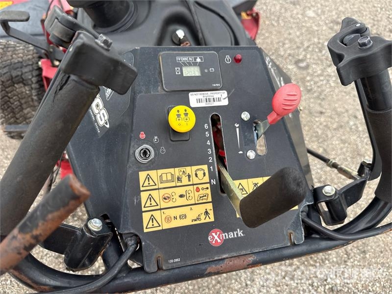 Exmark Turf Tracer X-Series 4x2 60 in Lawn Mower Reitermäher