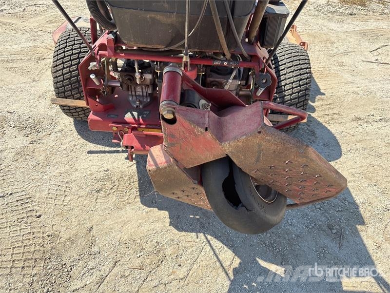 Exmark Turf Tracer X-Series Stand-On 60 in Lawn Mower Vrtni traktor kosilnice