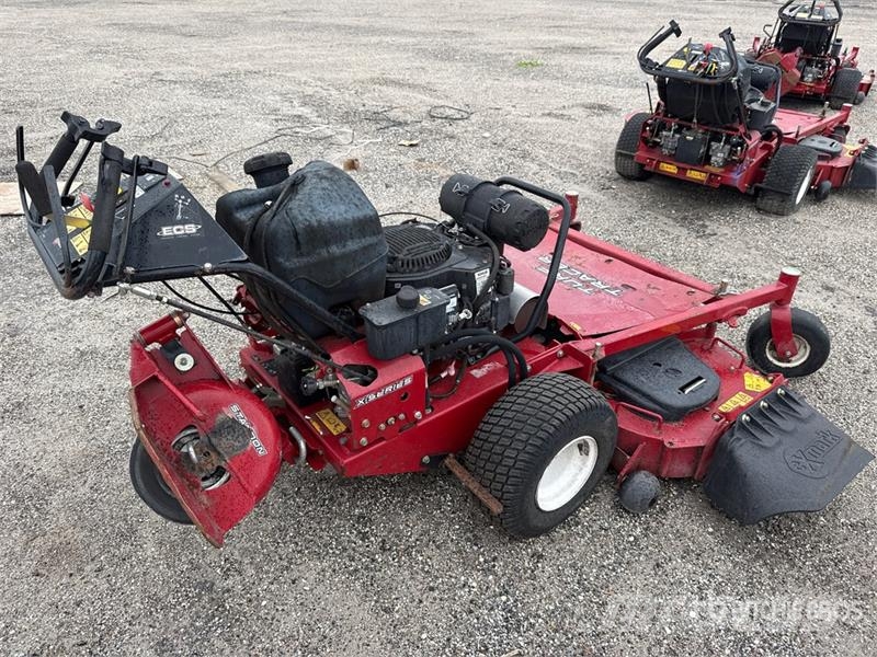 Exmark Turf Tracer X-Series 4x2 60 in Lawn Mower Vrtni traktor kosilnice