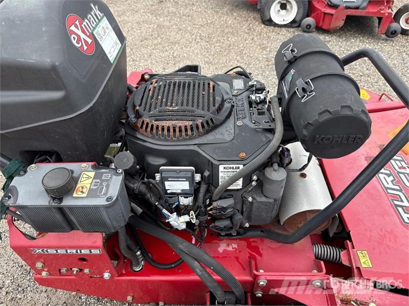 Exmark Turf Tracer X-Series 4x2 60 in Lawn Mower Vrtni traktor kosilnice