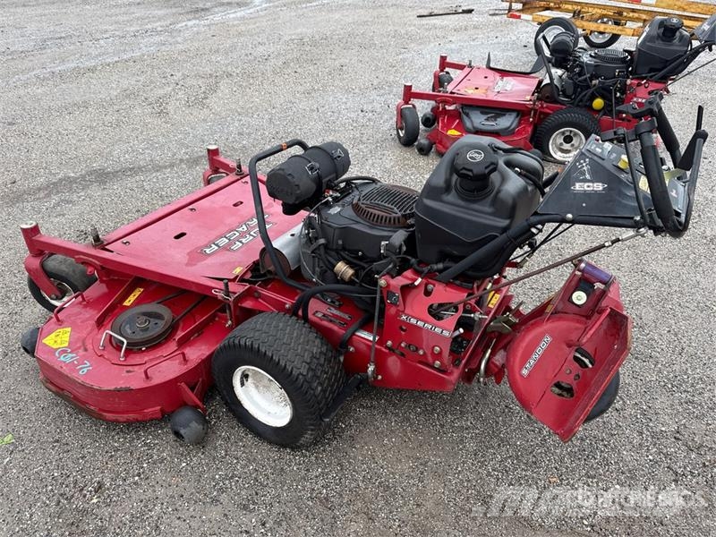 Exmark Turf Tracer X-Series 4x2 60 in Lawn Mower Vrtni traktor kosilnice