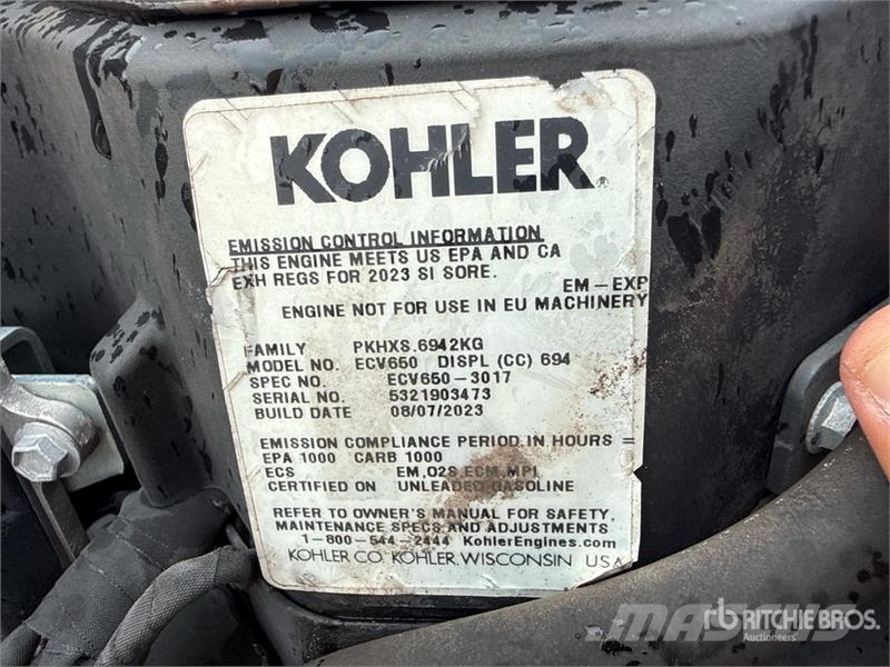 Exmark Turf Tracer X-Series 4x2 60 in Lawn Mower Vrtni traktor kosilnice