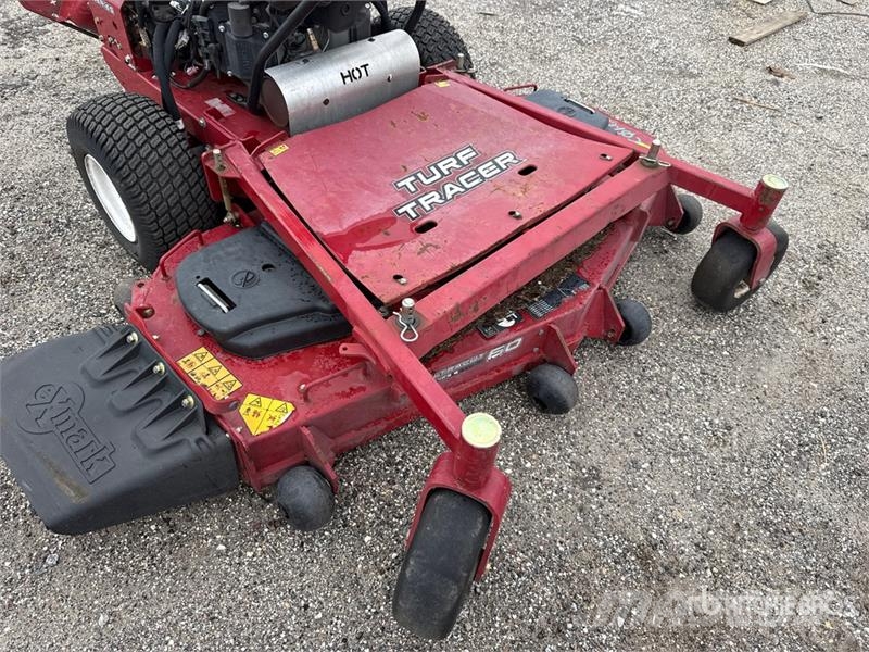 Exmark Turf Tracer X-Series 4x2 60 in Lawn Mower Vrtni traktor kosilnice