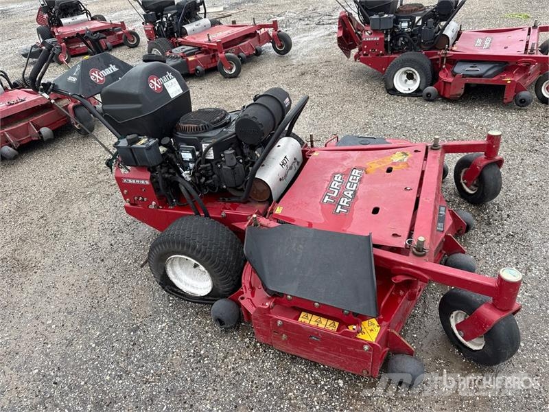 Exmark Turf Tracer X-Series 4x2 60 in Lawn Mower Vrtni traktor kosilnice