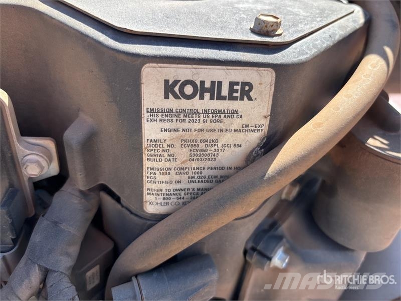Exmark Turf Tracer X-Series Stand-On 60 in Lawn Mower Vrtni traktor kosilnice