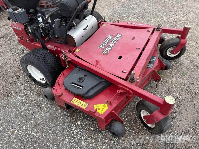 Exmark Turf Tracer X-Series 4x2 60 in Lawn Mower Vrtni traktor kosilnice