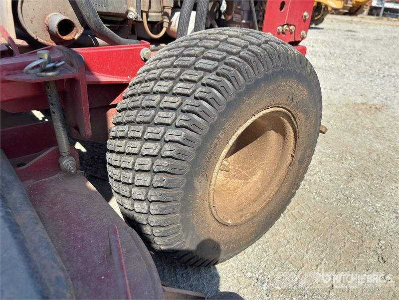 Exmark Turf Tracer X-Series Stand-On 60 in Lawn Mower Vrtni traktor kosilnice