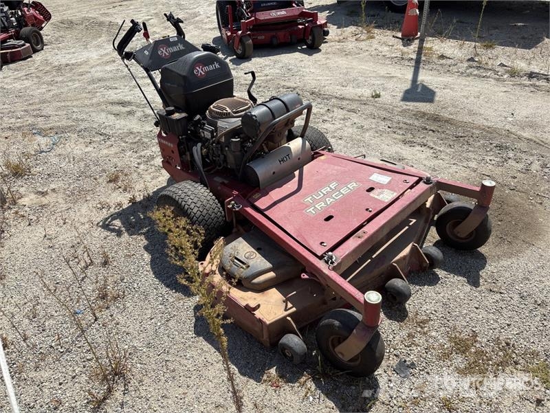 Exmark Turf Tracer X-Series 4x2 Stand-On 60 in Lawn Mower Vrtni traktor kosilnice