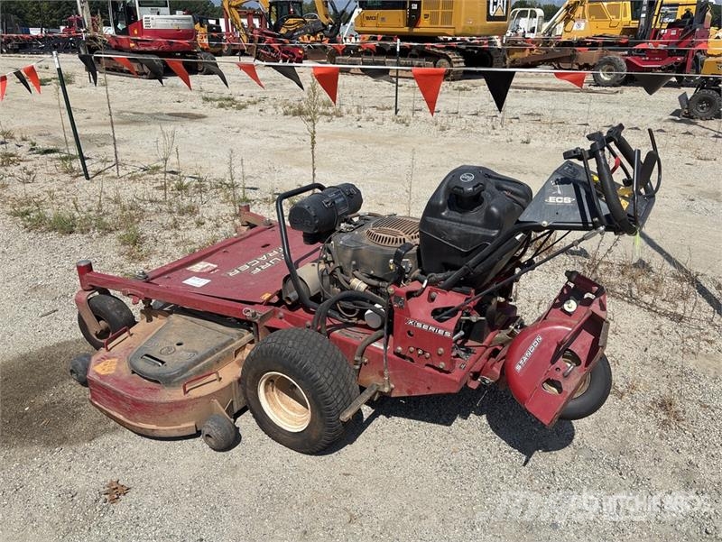 Exmark Turf Tracer X-Series 4x2 Stand-On 60 in Lawn Mower Vrtni traktor kosilnice
