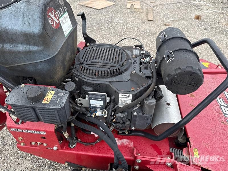 Exmark Turf Tracer X-Series 4x2 60 in Lawn Mower Vrtni traktor kosilnice
