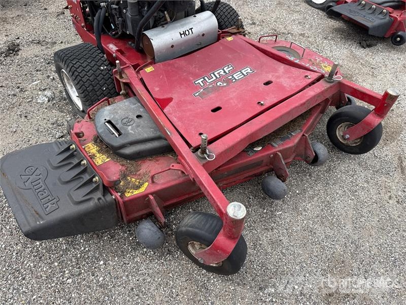 Exmark Turf Tracer X-Series 4x2 60 in Lawn Mower Vrtni traktor kosilnice