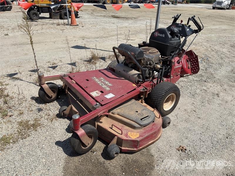 Exmark Turf Tracer X-Series 4x2 Stand-On 60 in Lawn Mower Vrtni traktor kosilnice