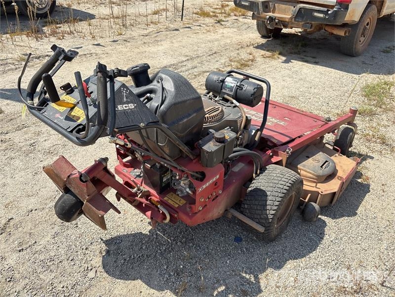 Exmark Turf Tracer X-Series 4x2 Stand-On 60 in Lawn Mower Vrtni traktor kosilnice