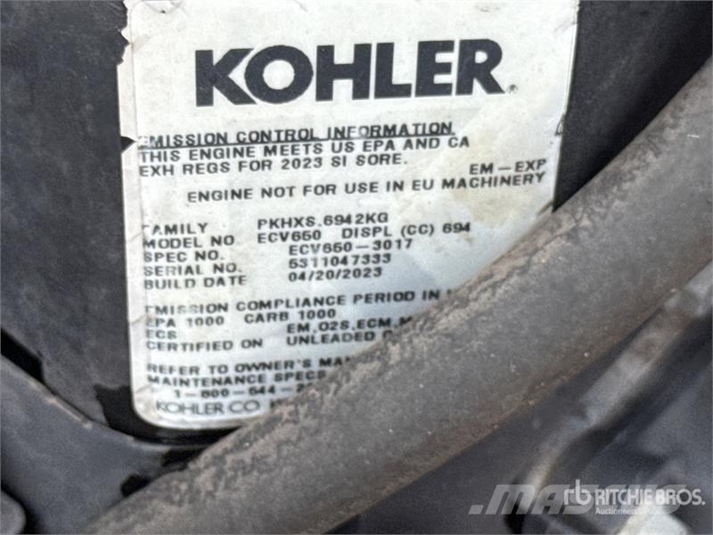 Exmark Turf Tracer X-Series 4x2 60 in Lawn Mower Vrtni traktor kosilnice