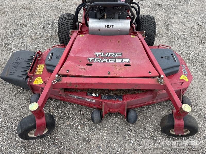 Exmark Turf Tracer X-Series 4x2 60 in Lawn Mower Vrtni traktor kosilnice