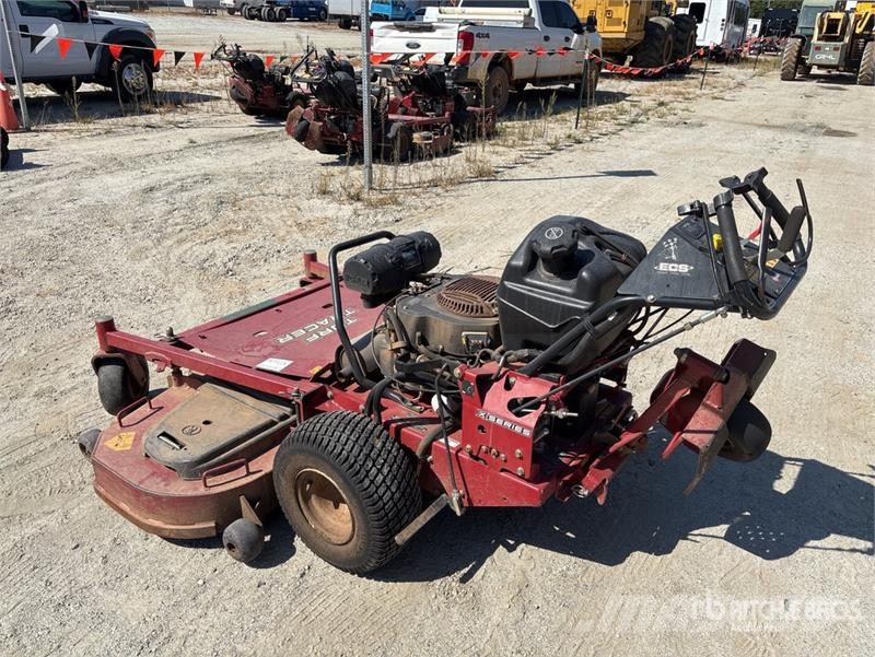 Exmark Turf Tracer X-Series Stand-On 60 in Lawn Mower Vrtni traktor kosilnice