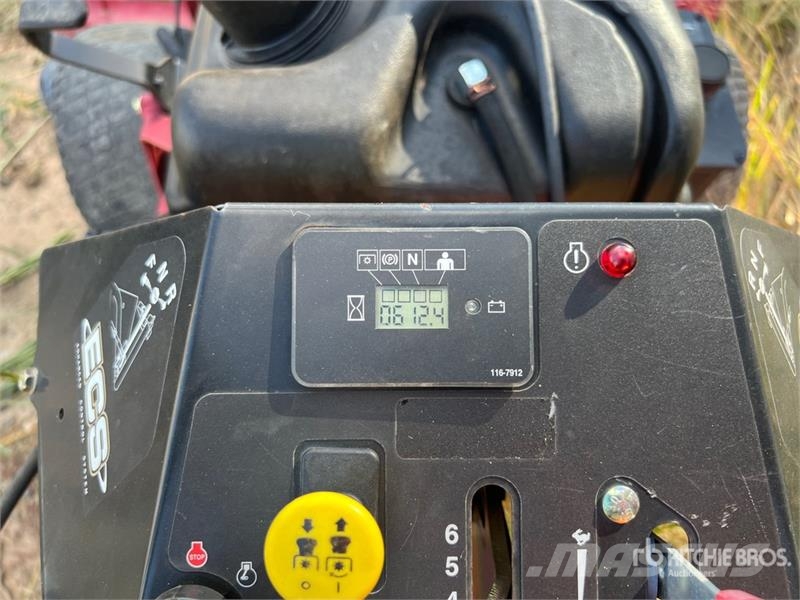 Exmark Turf Tracer X-Series Ride-On 60 in Lawn Mower Vrtni traktor kosilnice
