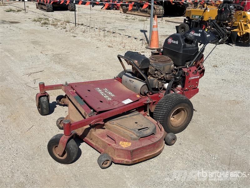 Exmark Turf Tracer X-Series Stand-On 60 in Lawn Mower Vrtni traktor kosilnice