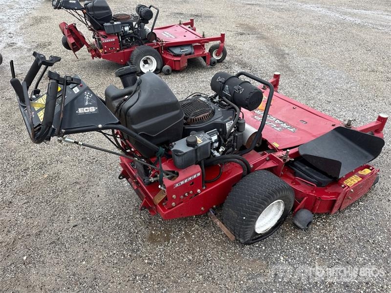 Exmark Turf Tracer X-Series 4x2 60 in Lawn Mower Vrtni traktor kosilnice