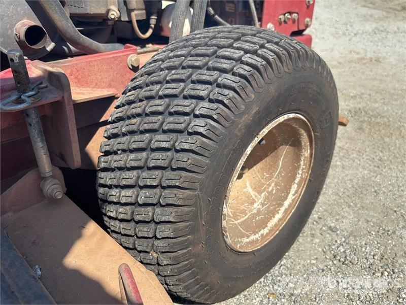 Exmark Turf Tracer X-Series Stand-On 60 in Lawn Mower Vrtni traktor kosilnice