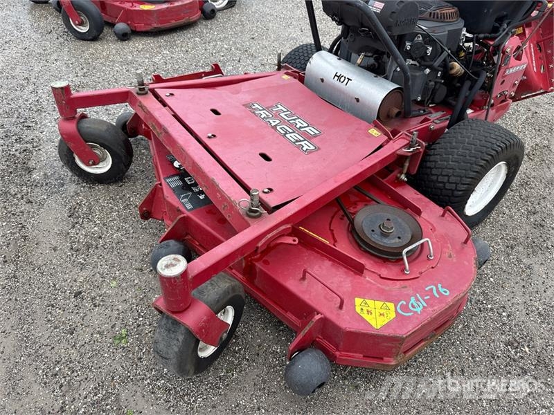 Exmark Turf Tracer X-Series 4x2 60 in Lawn Mower Vrtni traktor kosilnice