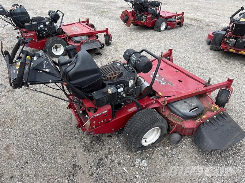 Exmark Turf Tracer X-Series 4x2 60 in Lawn Mower Vrtni traktor kosilnice