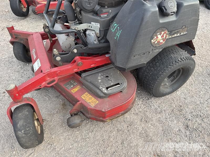 Exmark Vertex S Series 4x2 Stand-On 60in Lawn Mower Vrtni traktor kosilnice