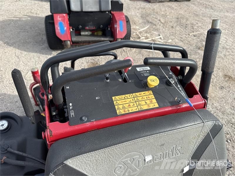 Exmark Vertex S Series 4x2 Stand-On Lawn Mower Vrtni traktor kosilnice