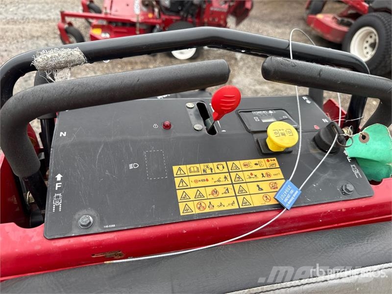 Exmark Vertex S Series 4x2 52 in Lawn Mower Vrtni traktor kosilnice