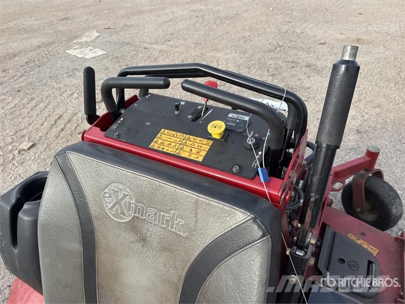 Exmark Vertex S Series 4x2 Stand-On 60in Lawn Mower Vrtni traktor kosilnice