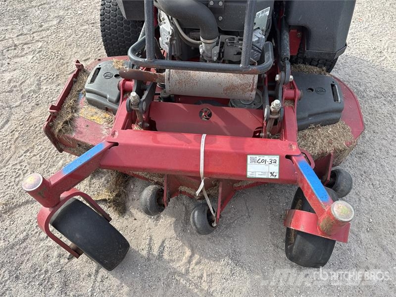 Exmark Vertex S Series 4x2 Stand-On Lawn Mower Vrtni traktor kosilnice