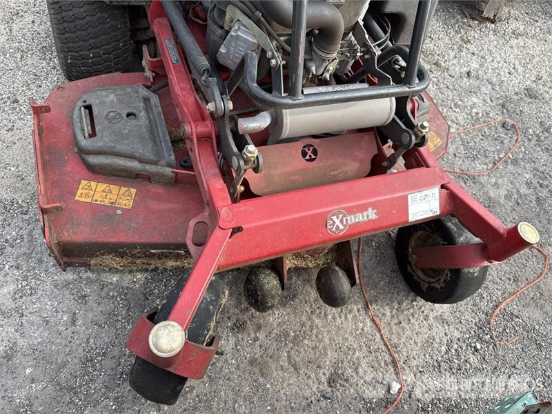 Exmark Vertex S Series 4x2 Stand-On Lawn Mower ركوب الحشائش