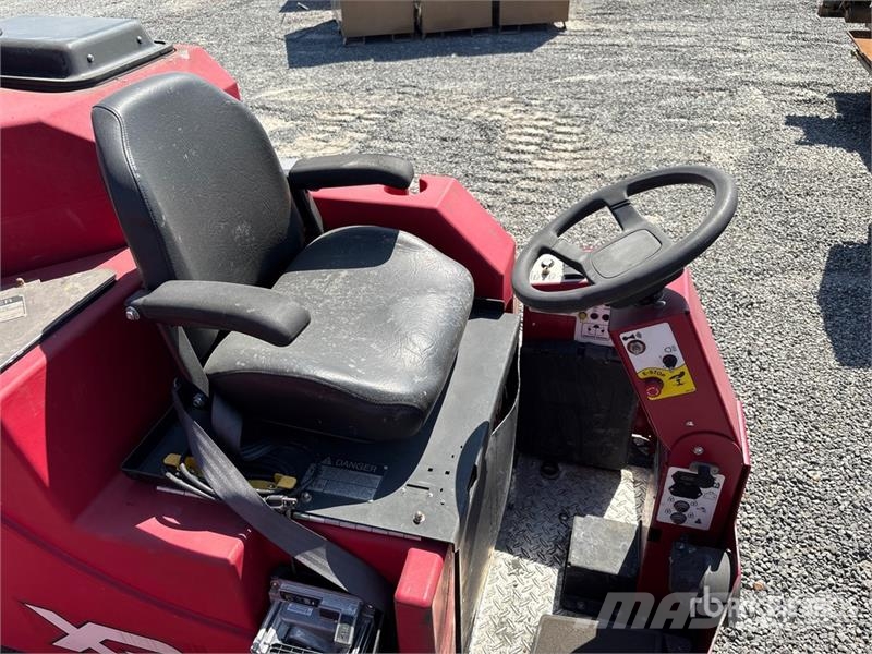 Factory Cat XR46C - 46 Ride-On Electric Floor Sweeper (Inopera Další vyorávače, příslušenství