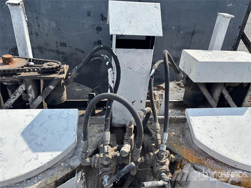Falcon Kettle Hydraulic Premelter Utovorne dizalice, vitla i liftovi za materijal