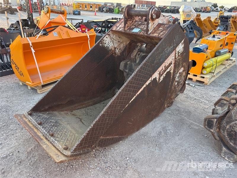 Felco 36 in Compactor Excavator Bucket دلاء
