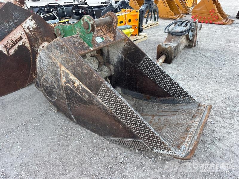 Felco 36 in Compactor Excavator Bucket دلاء